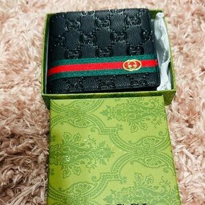 Black Card Holder with Iconic Stripe